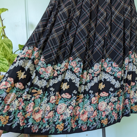 Vintage Handmade Midi Skirt - Picture 5 of 6
